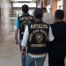 Kendilerini polis ve savcı diye tanıtıp 28 milyon liralık vurgun yaptılar