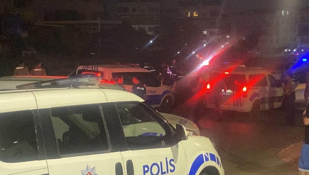 Kocaeli’de takımların durdurduğu araçtan ateş açıldı: 1 polis yaralı