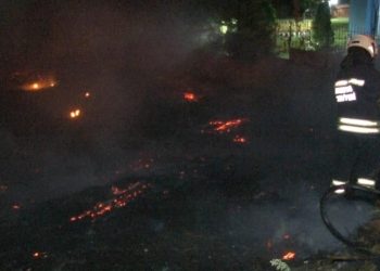 Konya’da korkutan yangın: Yerde başladı, meskenlere sıçramadan söndürüldü