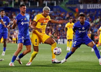 LaLiga’nın son şampiyonu Barcelona, döneme puan kaybıyla başladı