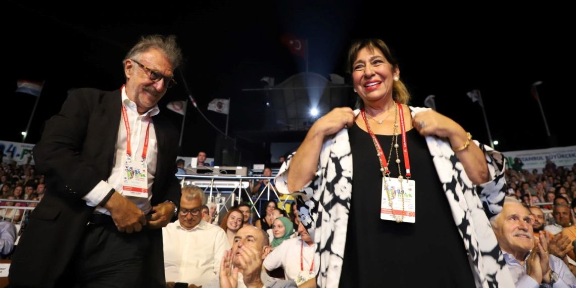 Melek Baykal ve Levent Tamer’e ödül