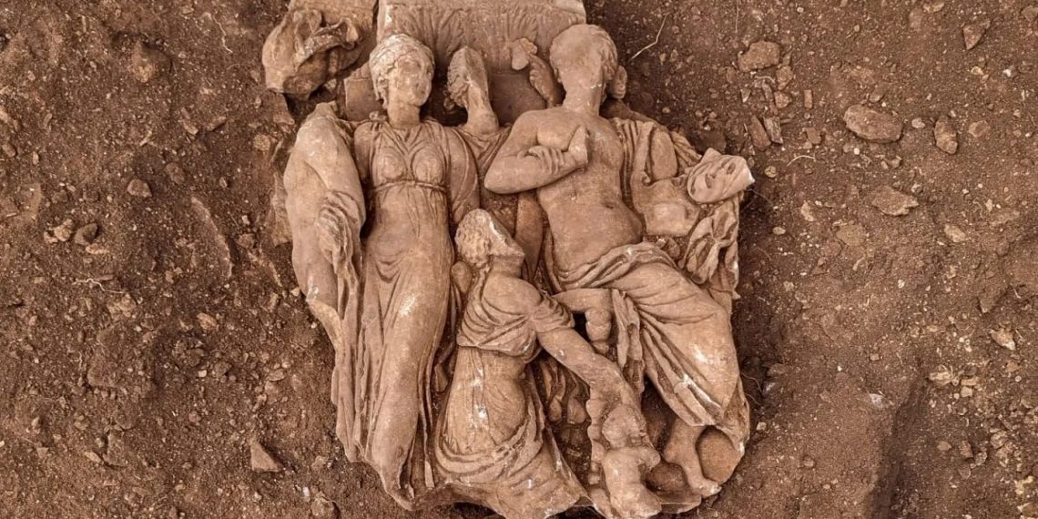 Mersin’deki Olba Antik Kenti’nde bayan heykeli ve 2 friz kesimi bulundu