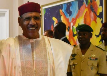 Nijer’de darbeciler, Muhammed Bazum’u vatana ihanetten yargılamak istiyor