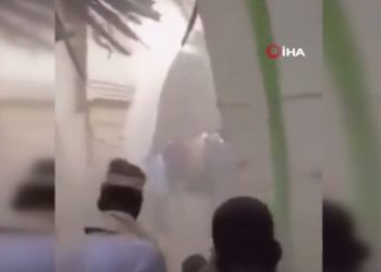 Nijerya’da tarihi cami çöktü: 10 meyyit, 25 yaralı