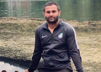 Ortağını kalbinden bıçaklayarak öldürdü