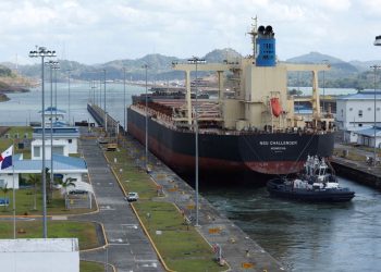 Panama Kanalı’nda 200’den fazla gemi mahsur kaldı