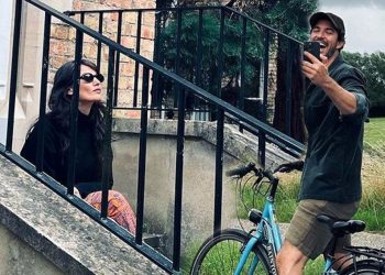 Pınar Deniz ile Kaan Yıldırım’dan İngiltere pozları