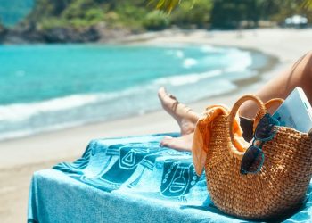 Plaj çantasında kesinlikle olması gereken eserler