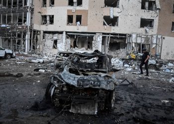 Rusya, Zaporijya’da oteli vurdu: 1 meyyit, 14 yaralı