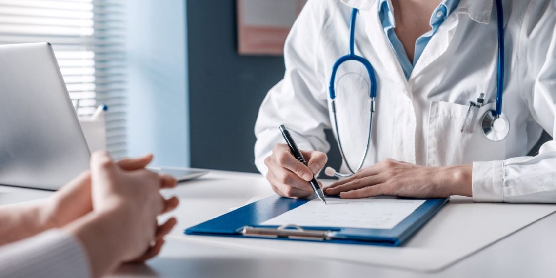 Sağlıkçıların toplumsal medya paylaşımlarına “yönetmelik” ayarı | İdari para cezası ile yaptırımlar geliyor