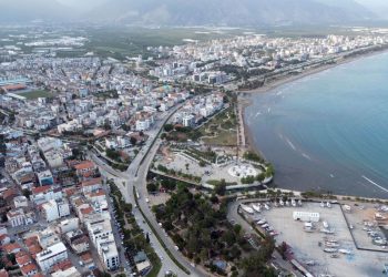 “Sakin şehir” Finike’de zelzele tedirginliği: 7 büyüklüğünde sarsıntı ve 2,5 kat taban büyümesi