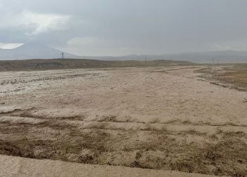 Sel nedeniyle kapanan Türkiye-İran kara yolu açıldı