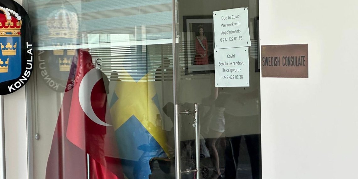 SON DAKİKA: İzmir’deki İsveç Konsolosluğu’nda silahlı akın