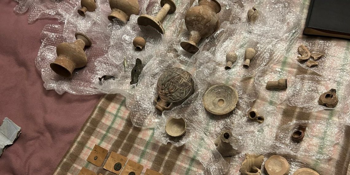 Tarihi eser kaçakçılığı operasyonunda değişik olay: Timsah başı yakalandı