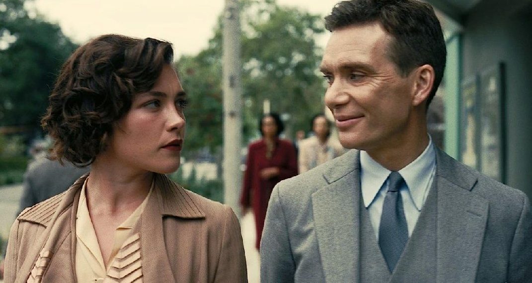 Toplumsal medya “gözünü perdeden ayırmadan” Oppenheimer izleyen bebeği konuşuyor