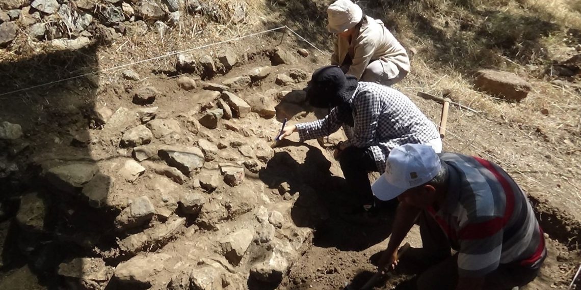 Toprağın altından 1700 yıllık villa çıktı