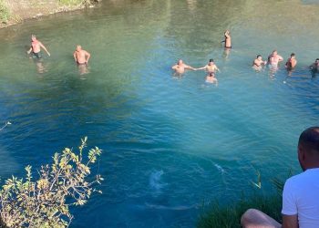 Tunceli’de serinlemek için çaya giren iki arkadaştan biri boğuldu