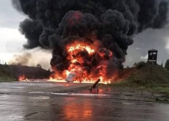 Ukrayna, Rus bombardıman uçağını vurdu