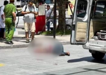 Vietnam’da taksi bekleyen gemici öldürüldü