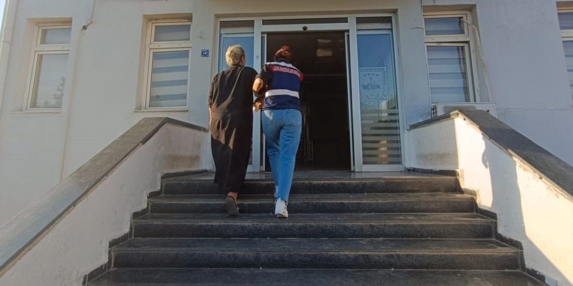 Yasak aşkıyla plan yapıp eşini öldürttü