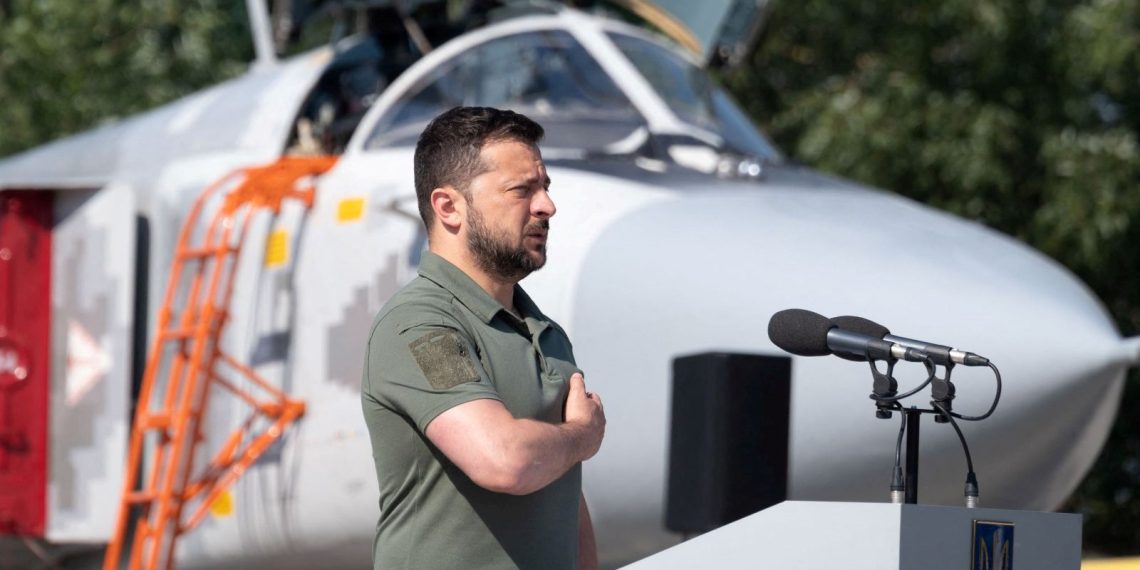 Zelenski’nin ordusunda yolsuzluk: Tüm bölge askeri komiserlerini misyondan alacak