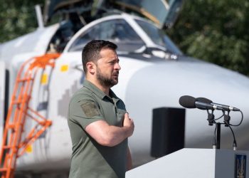 Zelenski’nin ordusunda yolsuzluk: Tüm bölge askeri komiserlerini misyondan alacak