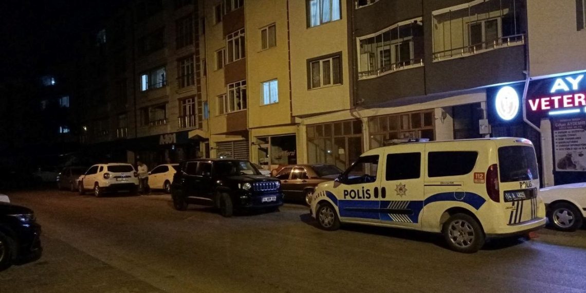 19 yaşındaki genç babasını bıçakladı