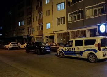 19 yaşındaki genç babasını bıçakladı