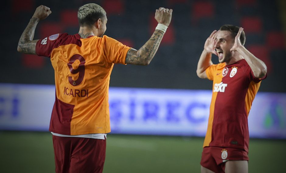 Galatasaray 3 puanı 3 golle aldı