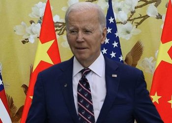 ABD halkı Biden’ın adaylık için ‘çok yaşlı’ olduğunu düşünüyor