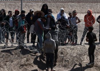 ABD’nin Meksika hududunda “rekor sayıda” sistemsiz göçmen aile yakalandı