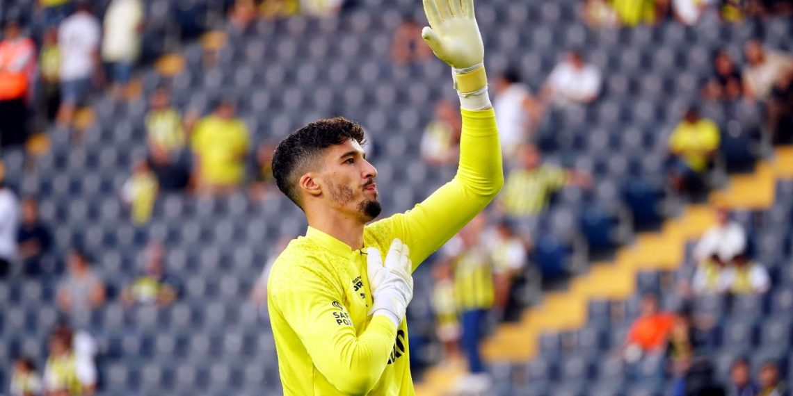 Altay Bayındır Fenerbahçe taraftarına veda etti