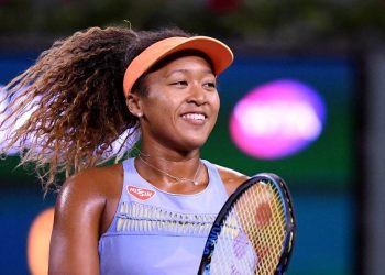 Annelik sevinci yaşayan şampiyon tenisçi Naomi Osaka kortlara geri döneceğini açıkladı