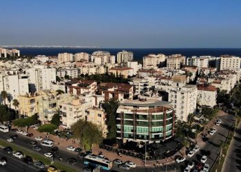 Antalya’da daireler otel oldu | “80 konut alıp otel üzere işleten yabancı var”