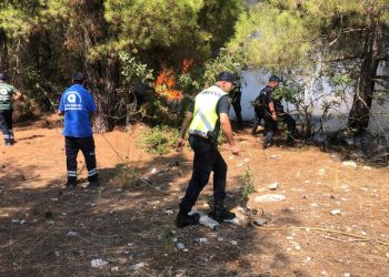 Antalya’da ormanlık alanda çıkan yangın söndürüldü
