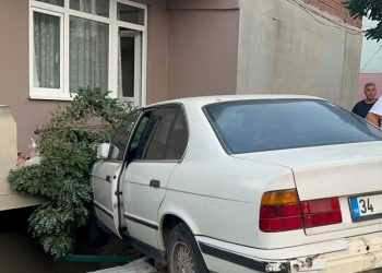 Arıza yapan aracını yokuş aşağı çalıştırmak isteyen şoför ortalığı savaş alanına çevirdi