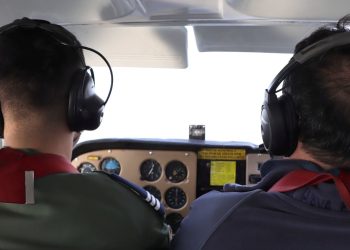 Askeri eğitim uçağı acil iniş yaptı