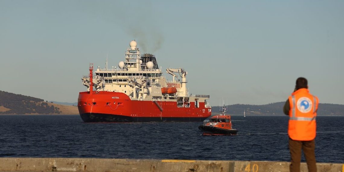 Avustralya, Antarktika’daki bir araştırmacısını acil kurtarma operasyonuyla kurtardı