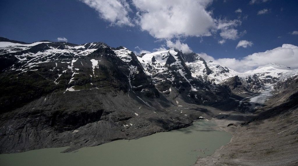 Avusturya’nın en süratli eriyen buzulu onlarca yıllık cesedi ortaya çıkardı