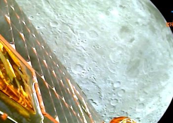 Ay’a tarihi iniş için geri sayım başladı