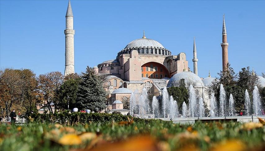 Ayasofya Camii’nde onarım: İbadet ve ziyarete açık olacak mı?