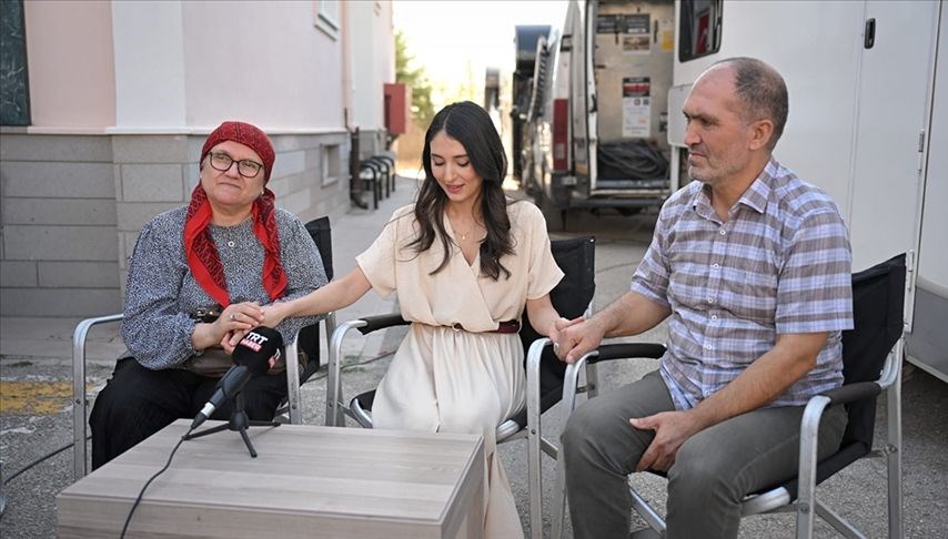 Aybüke Yalçın’ın ailesi “Aybüke; Öğretmen Oldum Ben!” sinemasının setini ziyaret etti