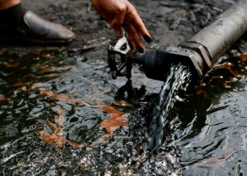 Aylık ziyanı 7,2 milyon dolar | Nijerya’da yasa dışı petrol boru çizgisi bulundu