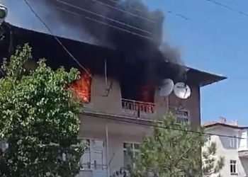 Babası harçlık vermeyince konutu yaktı