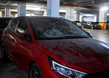 Bayrampaşa’daki İSPARK otoparkında araçlara ziyan verildi