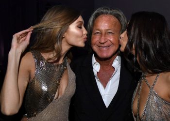 Bella Hadid’in babası Türk şef Ömür Akkor ile mutfağa girdi