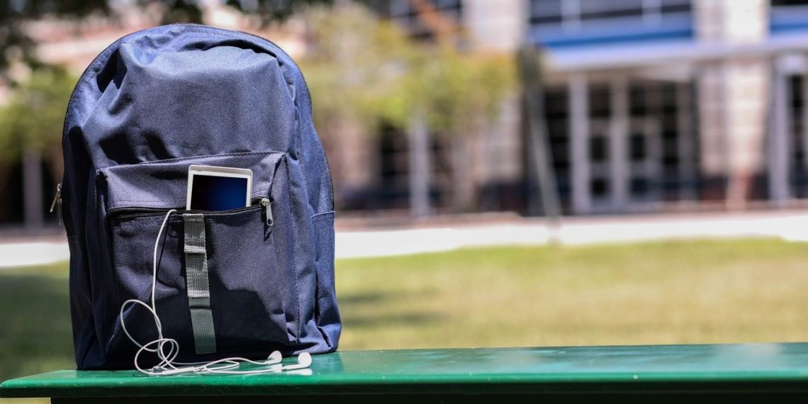 Bulduğu para dolu çantayı polise teslim etmeyince tutuklandı