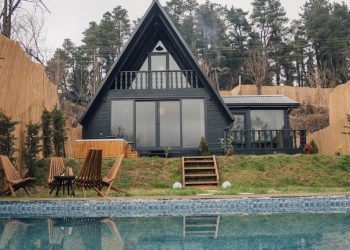 Bungalov tatilinde 1 yaşındaki bebek havuza düştü