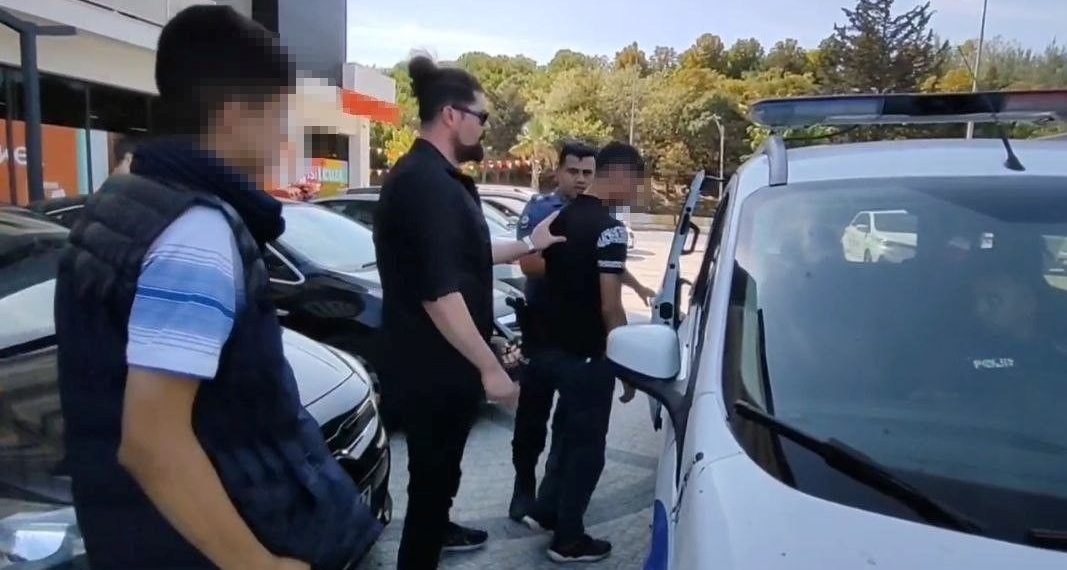 Çaldıkları motosikletler ile adliyeye gelip duruşmaya katıldılar