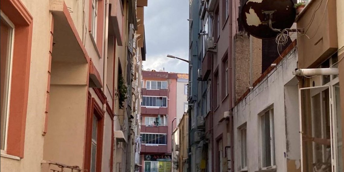 Çatıdan düşen hırsız hayatını yitirdi